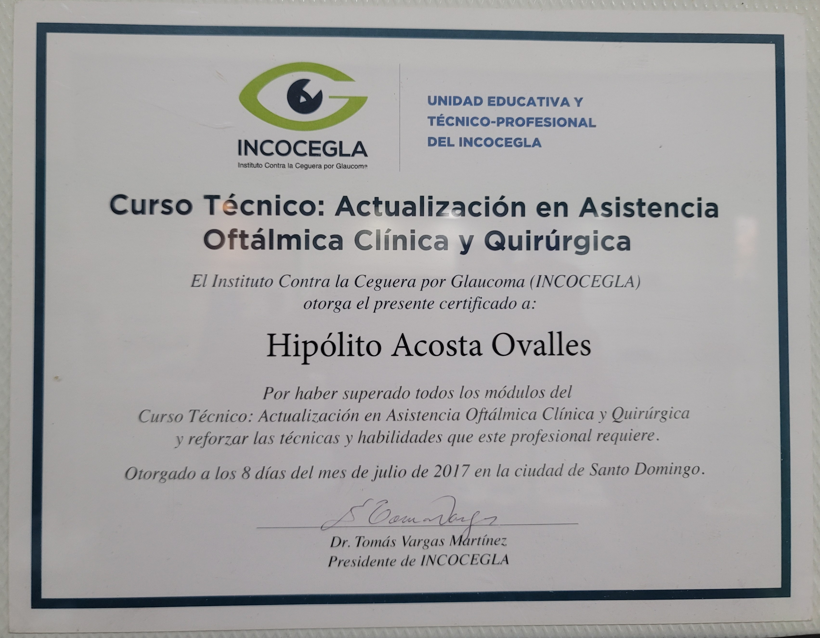 Diploma del Optometra Hipolito Acosta de la Optica Acosta, Garantia de Vision Perfecta.