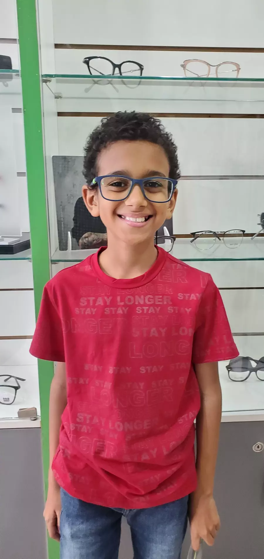 Foto de un paciente de la Optica Acosta, garantia de vision perfecta.